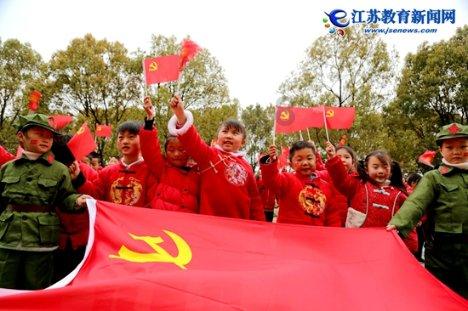 《岷峨诗稿》150期丨郭定乾：十万灯中天不夜，九重云外月交光
